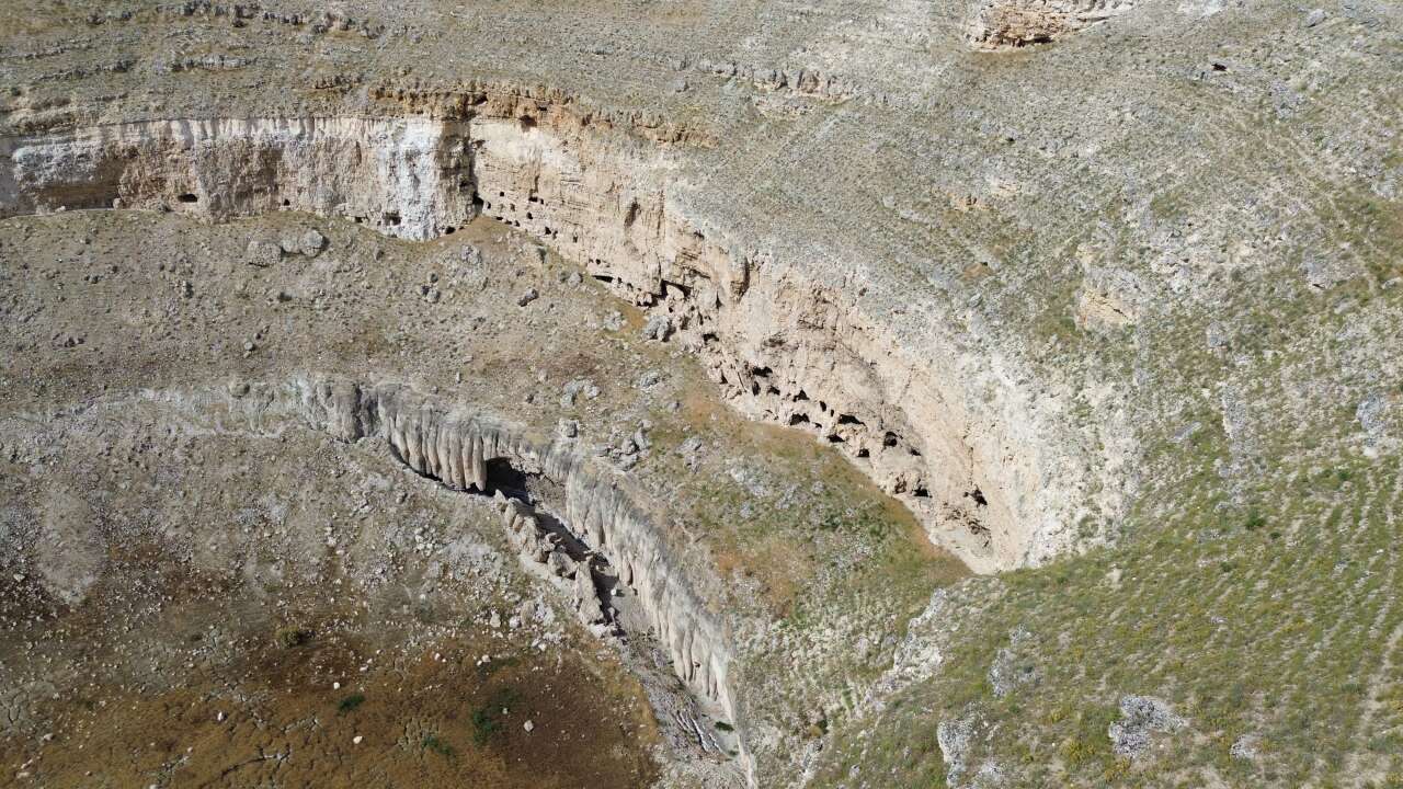 Konya’da doğa alarm veriyor! Bir zamanlar göldü, şimdi çöküyor 6